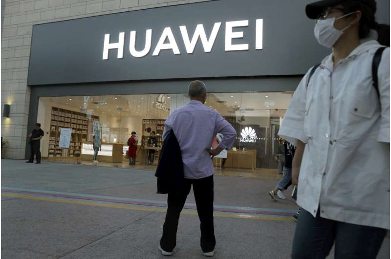Report: Huawei cuts meetings with US, sends US workers home