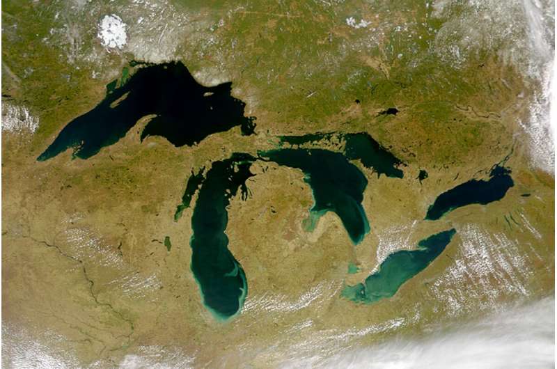 Report outlines growing climate change-related threats to Great Lakes region