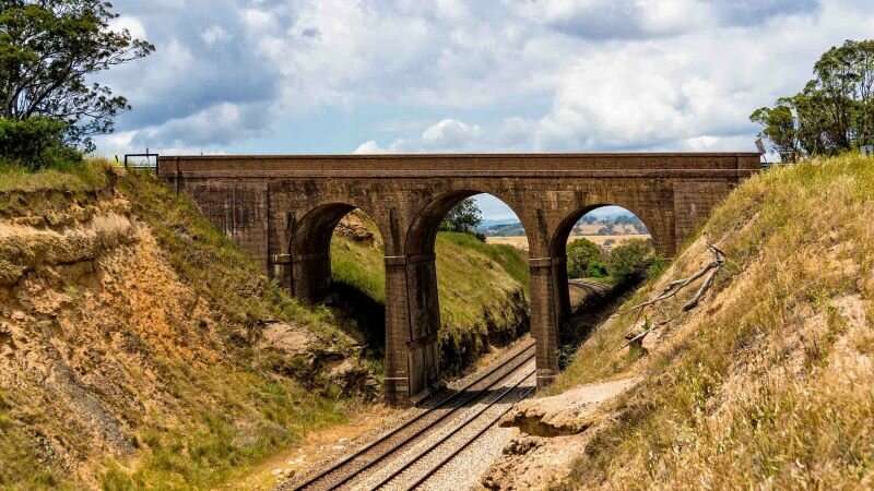 Robotic solutions aim to improve rail bridge safety and carriage cleanliness