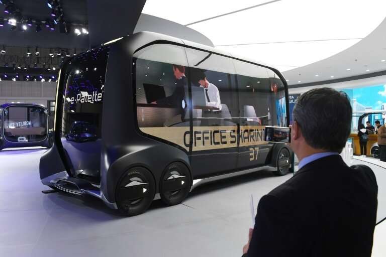 Self-driving vehicles could be the way of the future, and driverless concept cars were drawing attention at the Shanghai Auto Sh