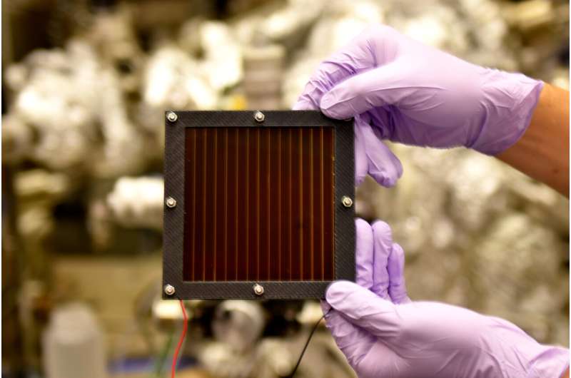 'Self-healing' polymer brings perovskite solar tech closer to market