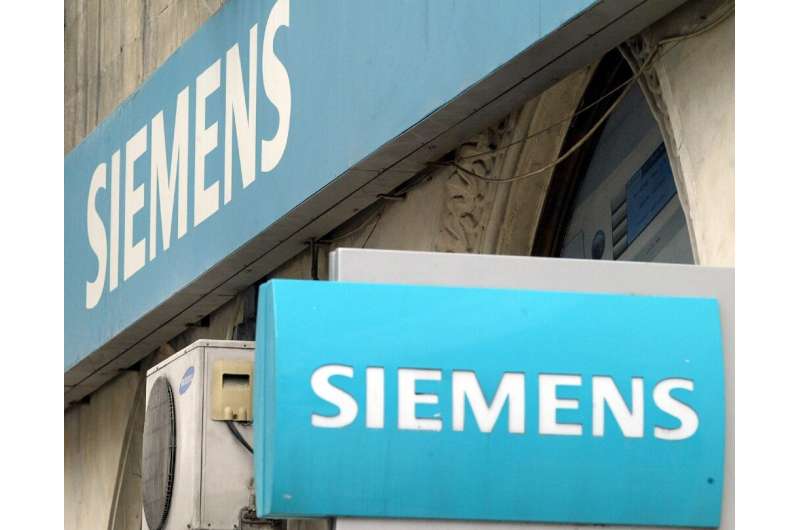 Siemens' medical devices arm has reached a deal to buy US-based Corindus, which builds robots to assist surgeons with operations