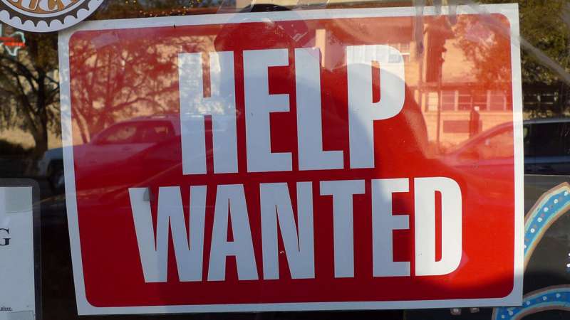 Study: internet perpetuates job market inequality