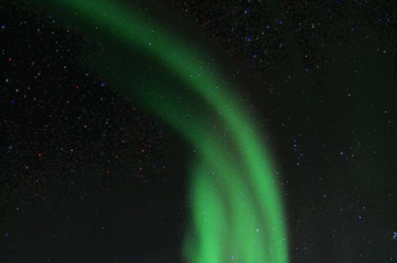 Study presents surprising explanation for differences in southern and northern lights