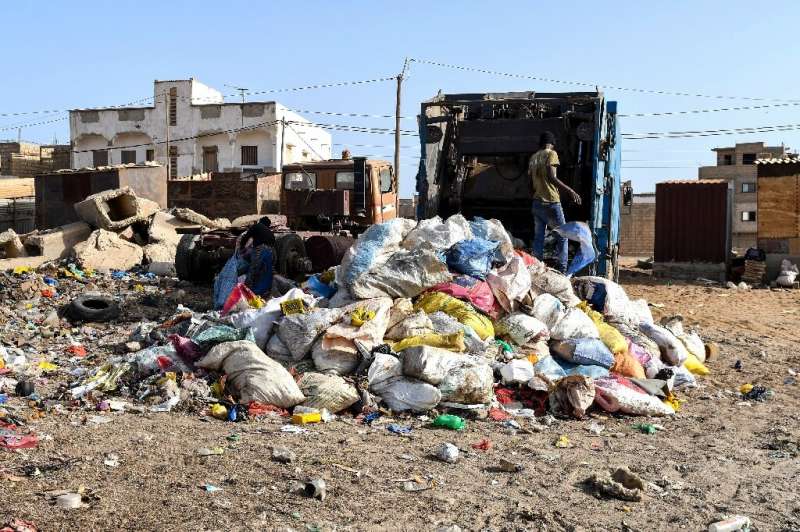 Trash collection in greater Dakar is the responsibility of public authorities. But not all households are serviced by solid wast