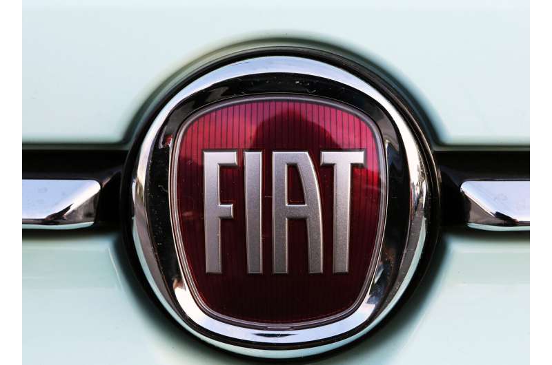 UAW workers ratify new contract with Fiat Chrysler