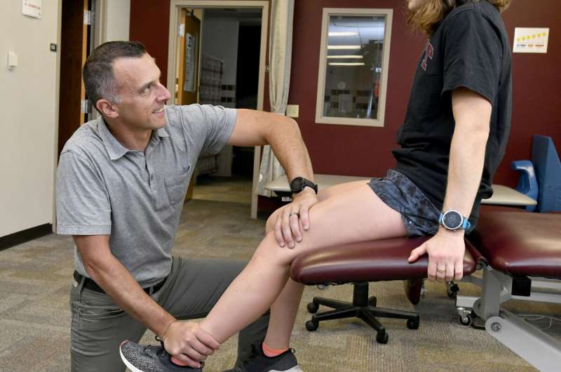 UM physical therapy professor authors new guideline on treating runner's knee