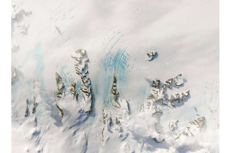 Warm winds in autumn could strain Antarctica's Larsen C ice shelf