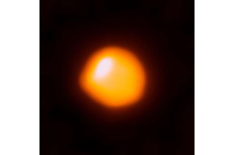 Dimming Betelgeuse likely isn't cold, just dusty, new study shows