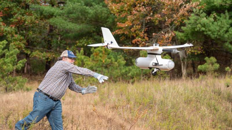 Drones help calibrate radio telescope at Brookhaven Lab