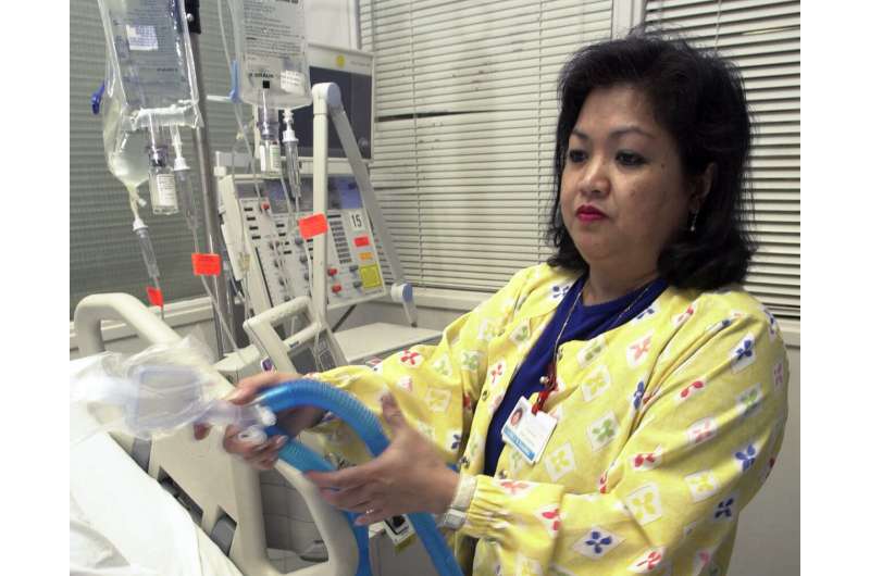 医院担心感染病毒的病人缺少呼吸机