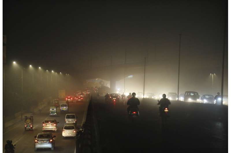 In India, polluted air spells trouble for virus patients