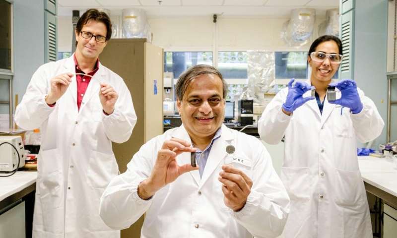 NTU Singapore scientists invent glue activated by magnetic field