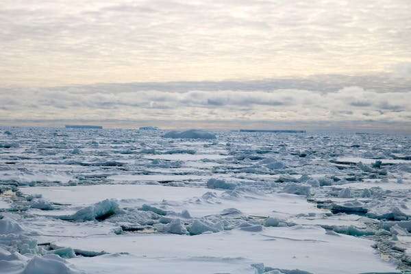 Antarctic ice shelves: research reveals a missing piece of the climate puzzle
