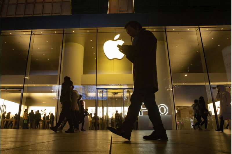 Die Apple-Ferienzeit übertrifft die Prognosen, während das iPhone zurückspringt