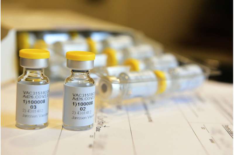 Single-dose vaccine tested as US experts say no corners cut