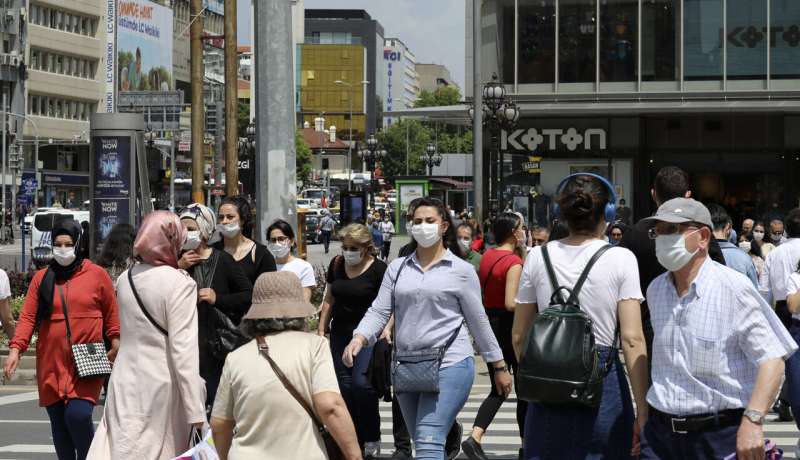 Turkey makes masks mandatory in Istanbul, 46 other provinces