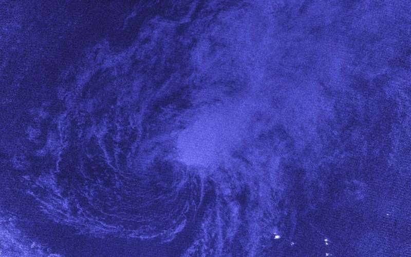 NASA-NOAA satellite's &quot;night vision&quot; find wind shear battering Tropical Storm Vicky