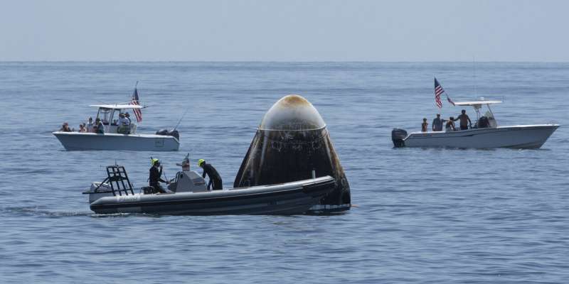 Astronauts: SpaceX Dragon capsule 'came alive' on  descent