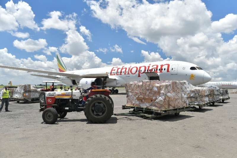 Ethiopian Airlines ayudó a mover máscaras, kits de prueba y equipo de protección donados a países africanos por el multimillonario chino y A