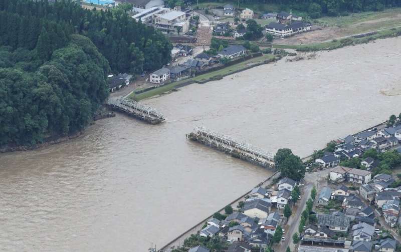The floods washed away many bridges