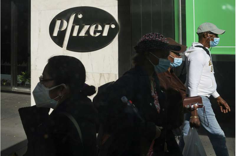 US experts convene to decide whether to OK Pfizer vaccine