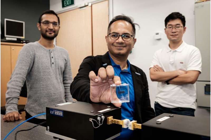 NTU Singapore scientists build ultra-high-speed Terahertz wireless chip