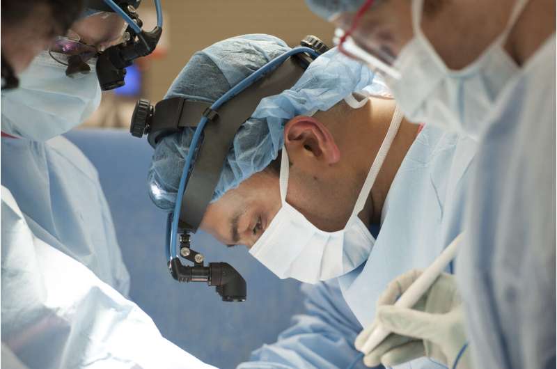 Coronavirus survivor in US receives double lung transplant