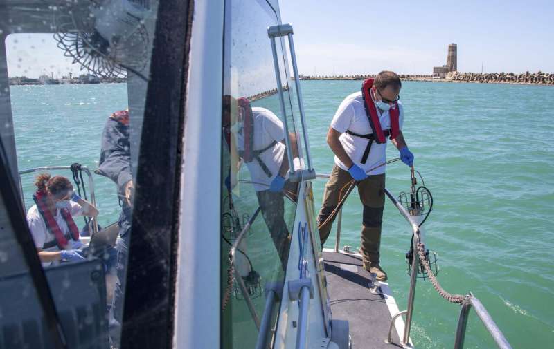 Italy's seas speak: No tourists or boats mean cleaner water