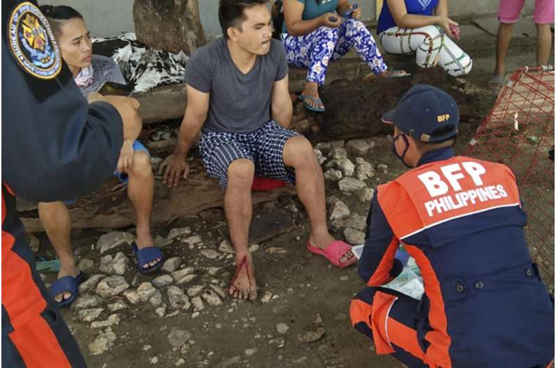 Strong quake in Philippines kills 1, damages houses, roads