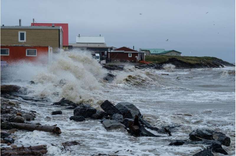 Climate change may cause extreme waves in Arctic