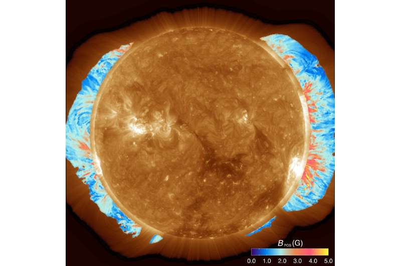 Global magnetic field of the solar corona measured for the first time