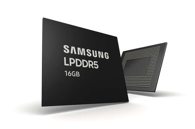 Samsung begins mass production of 16Gb LPDDR5 memory chips on world's largest semiconductor line
