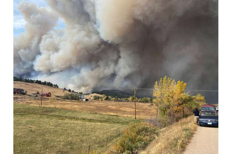 Colorado wildfires drag on later than normal, break records