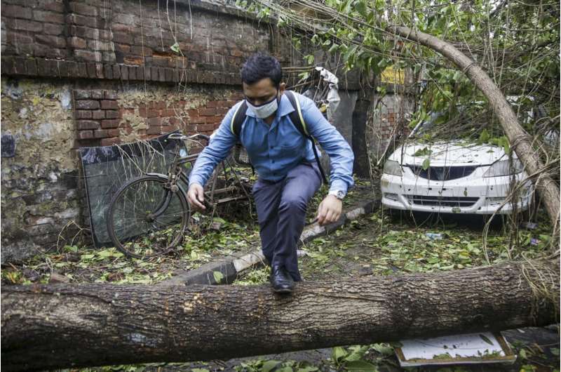 Deadly cyclone cuts destructive path in India and Bangladesh