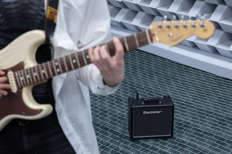 Deep learning can fool listeners by imitating any guitar amplifier