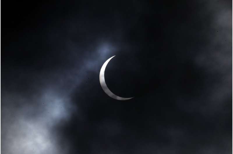Images: Solar eclipse wows stargazers in Africa, Asia, Middle East