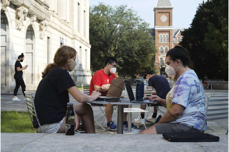 Pandemic pushes steep drop in foreign college students