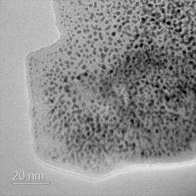 Scientists develop new material for longer-lasting fuel cells