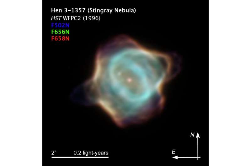 Hubble captures unprecedented fading of Stingray nebula