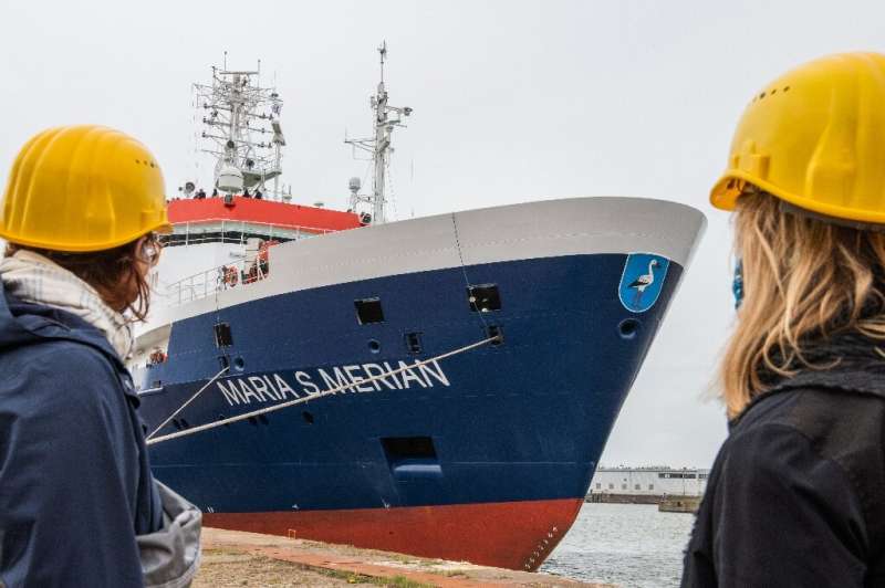 After two months of delay, a new crew is finally en route to Spitsbergen on two vessels