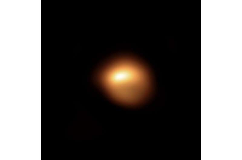 ESO telescope sees surface of dim Betelgeuse