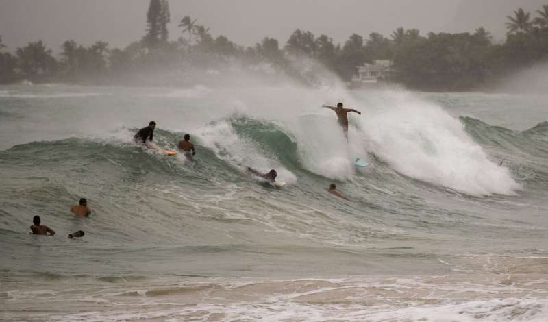 Hawaiian Islands avoid direct hit from Hurricane Douglas