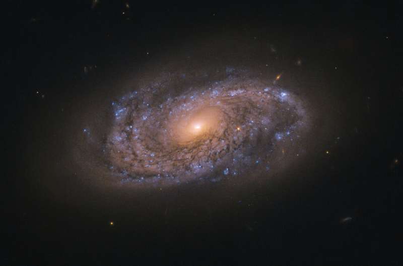 Image: Hubble probes colorful galaxy