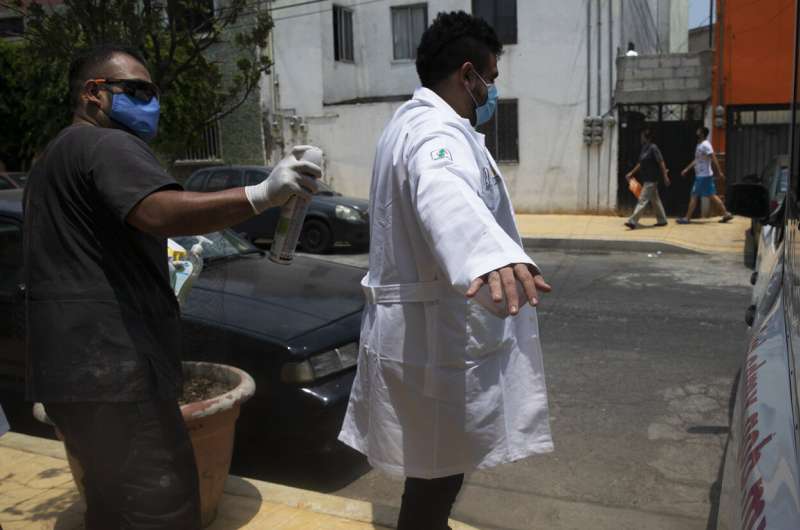 Mexico posts more high virus numbers, acknowledges plateau