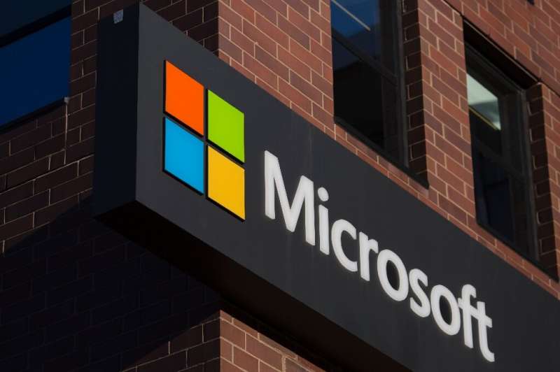 Microsoft has joined with AT&amp;T in the race to make cloud technologies more directly available to users
