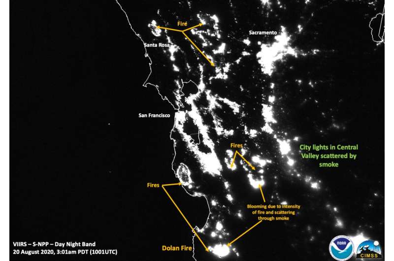 NASA's Suomi NPP satellite highlights California wildfires at night