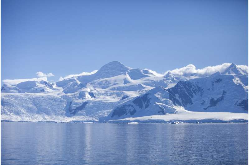 New model -- Antarctic ice loss expected to affect future climate change