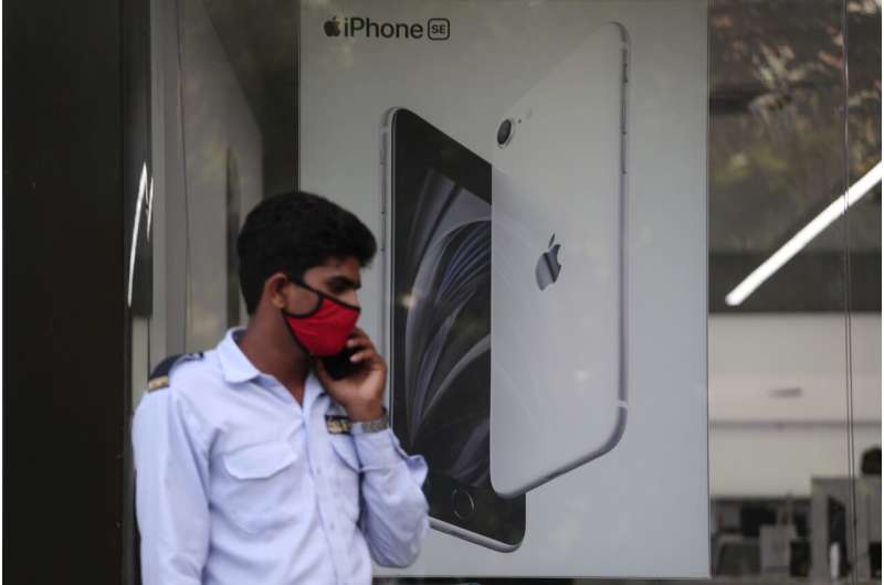 Samsung, Apple to boost cellphone manufacturing in India