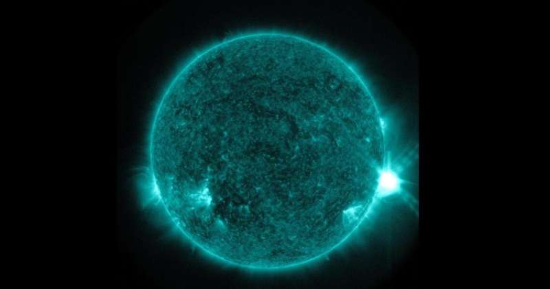 Scientists measure the evolving energy of a solar flare's explosive first minutes